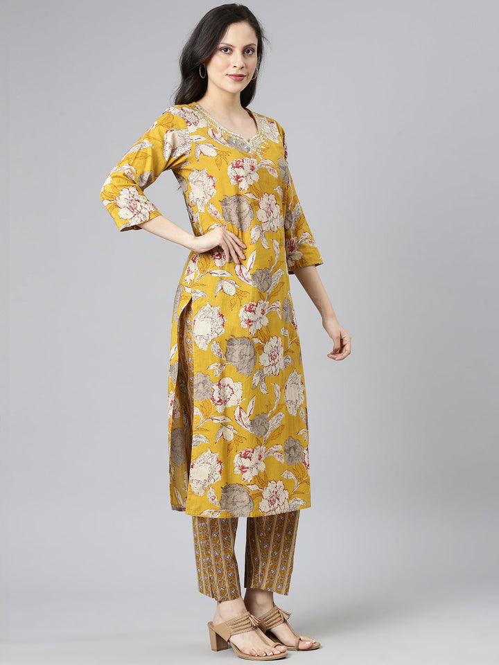Neerus Yellow cotton printed suit set - back view