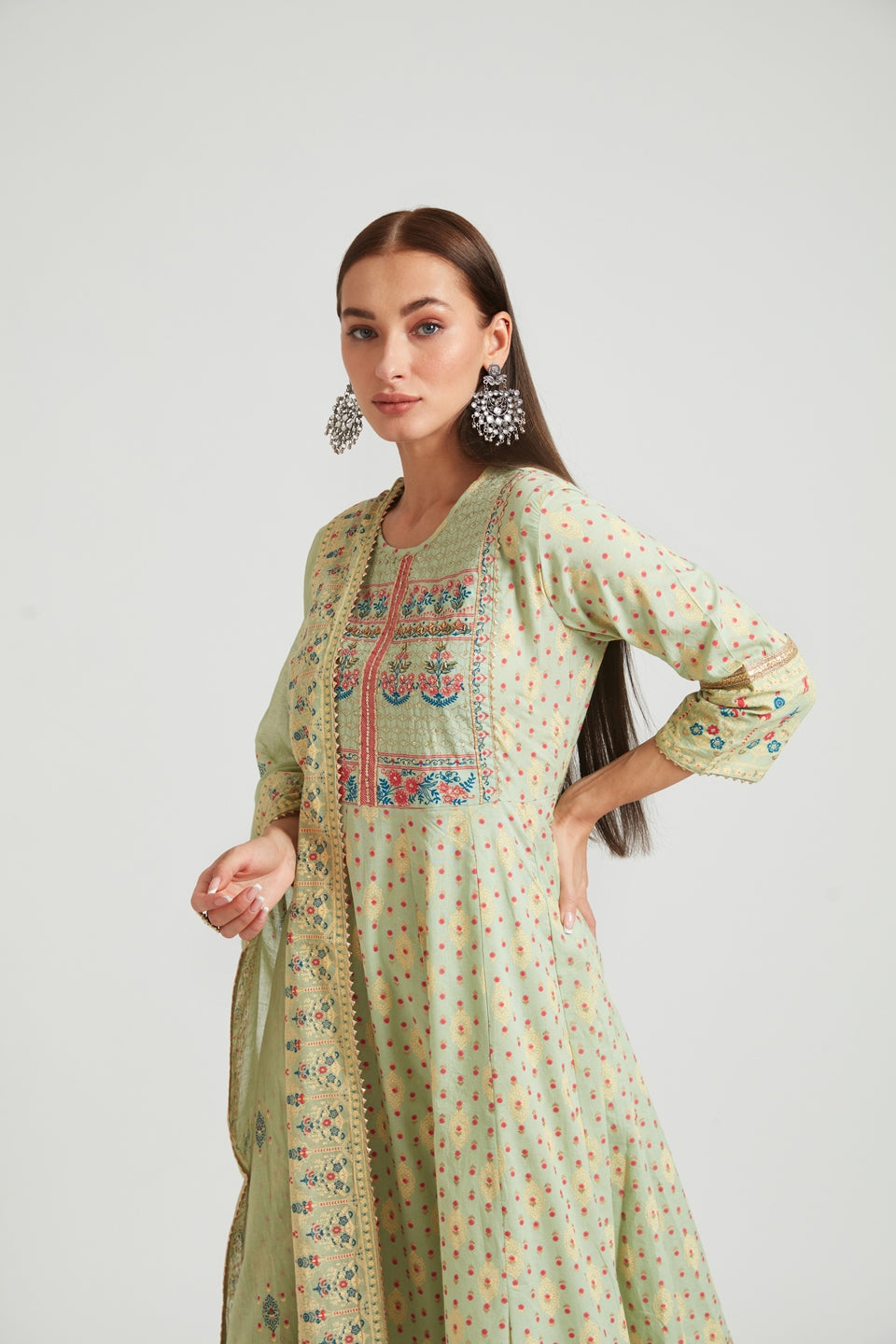 Neerus Green embroidered panelled kurta suit set - detail view 2