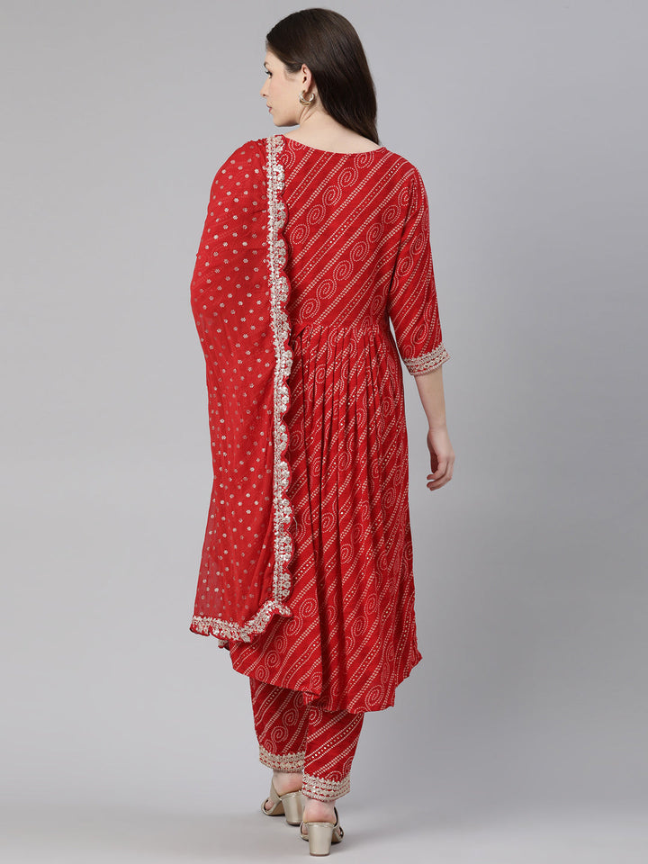 Neerus Red printed kurta set with trouser and dupatta - side view