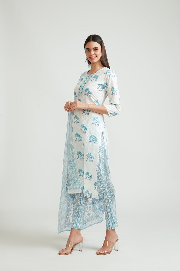 Neerus White floral printed kurta suit set with trousers and dupatta - back view
