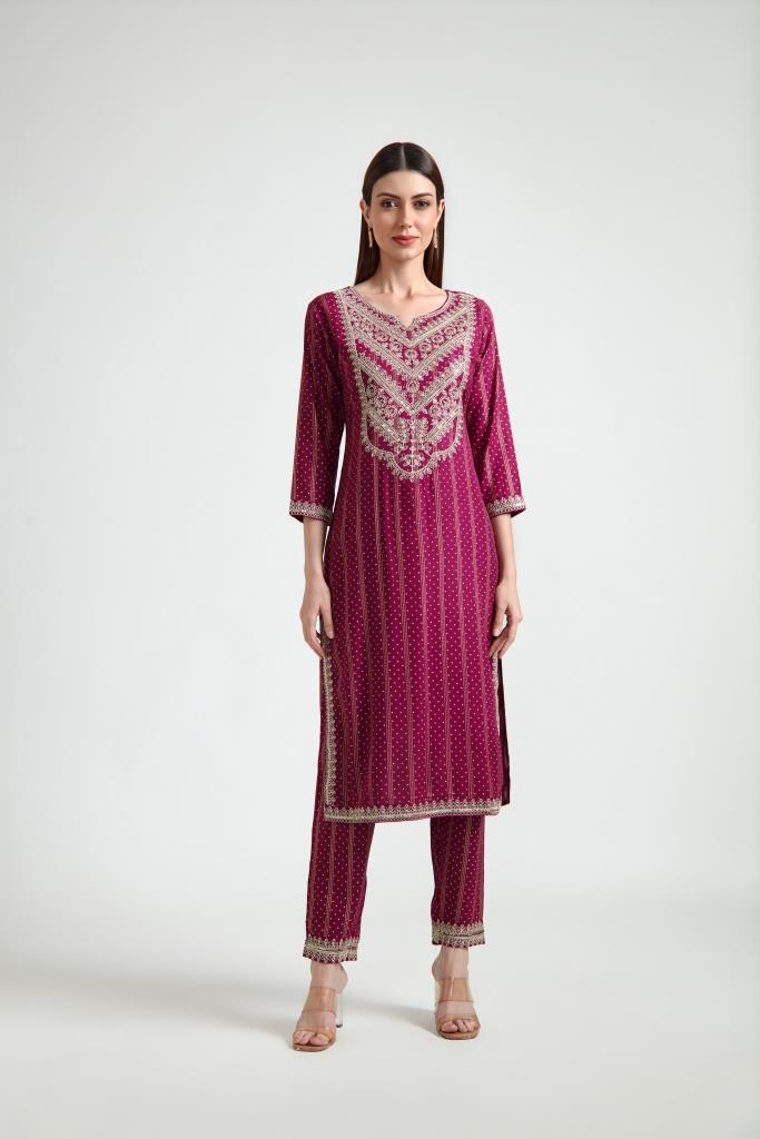 Neerus Maroon georgette printed suit set - detail view 2