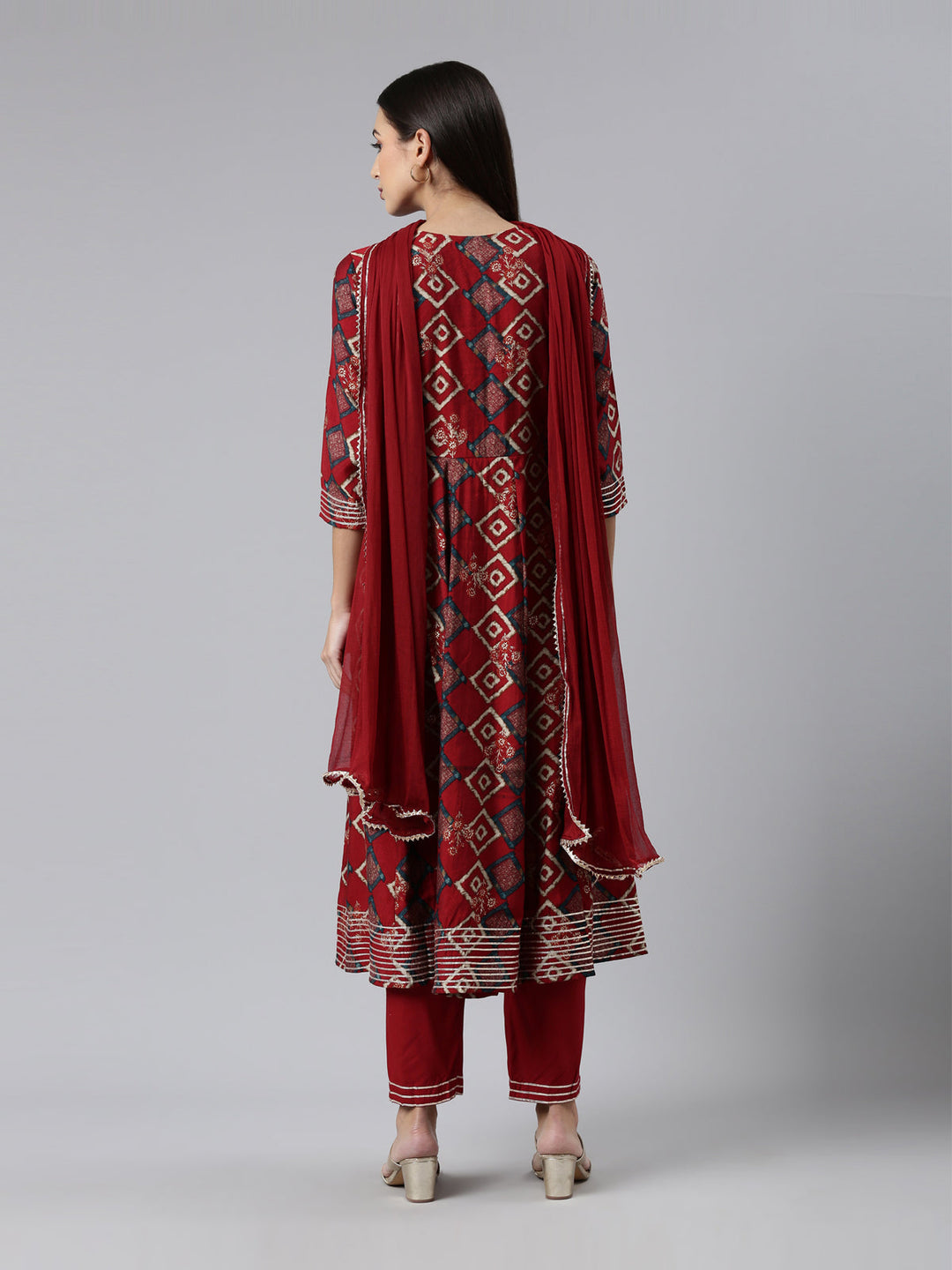 Neerus Maroon printed kurta set with trouser and dupatta - side view