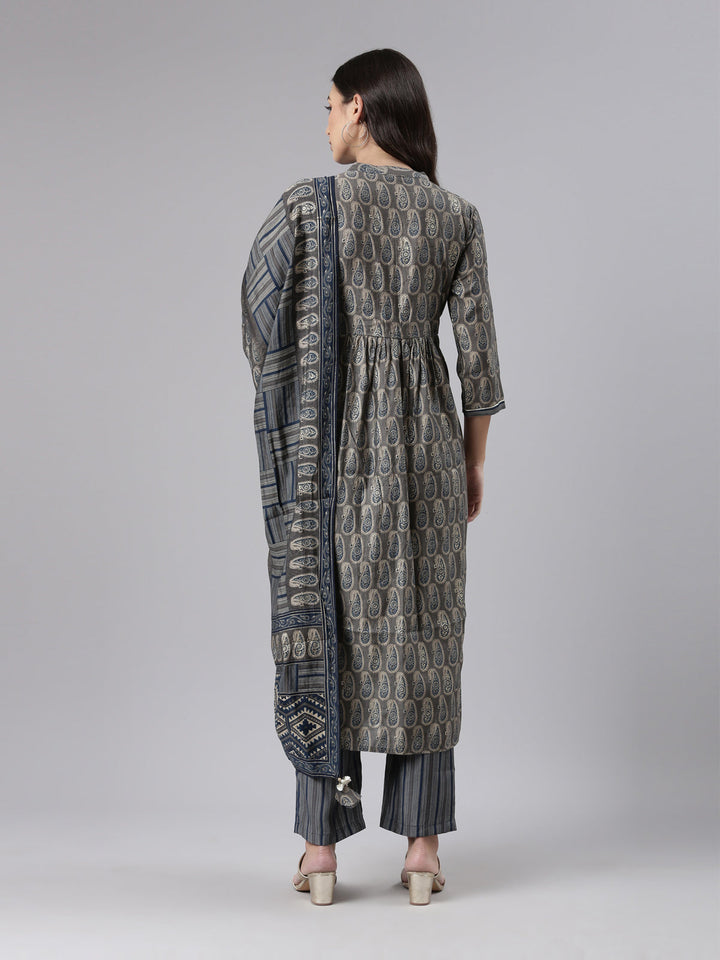 Neerus Grey cotton printed kurta set with trouser and dupatta - side view