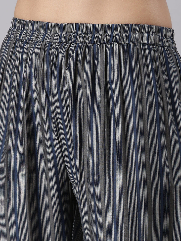 Neerus Grey cotton printed kurta set with trouser and dupatta - detail view 2
