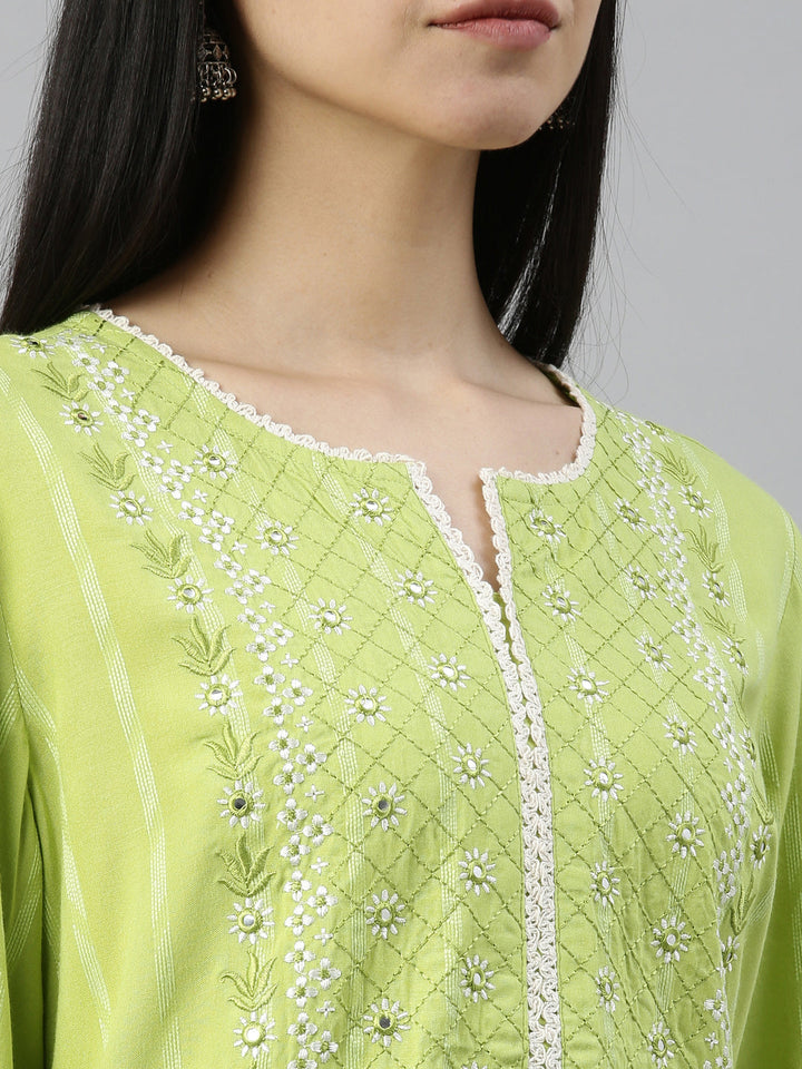Neerus Green rayon printed kurti - detail view 5