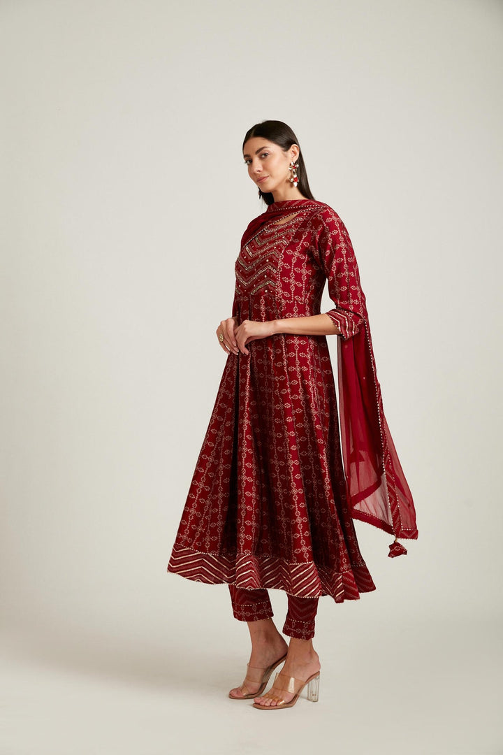 Neerus Maroon modal printed suit set - front view