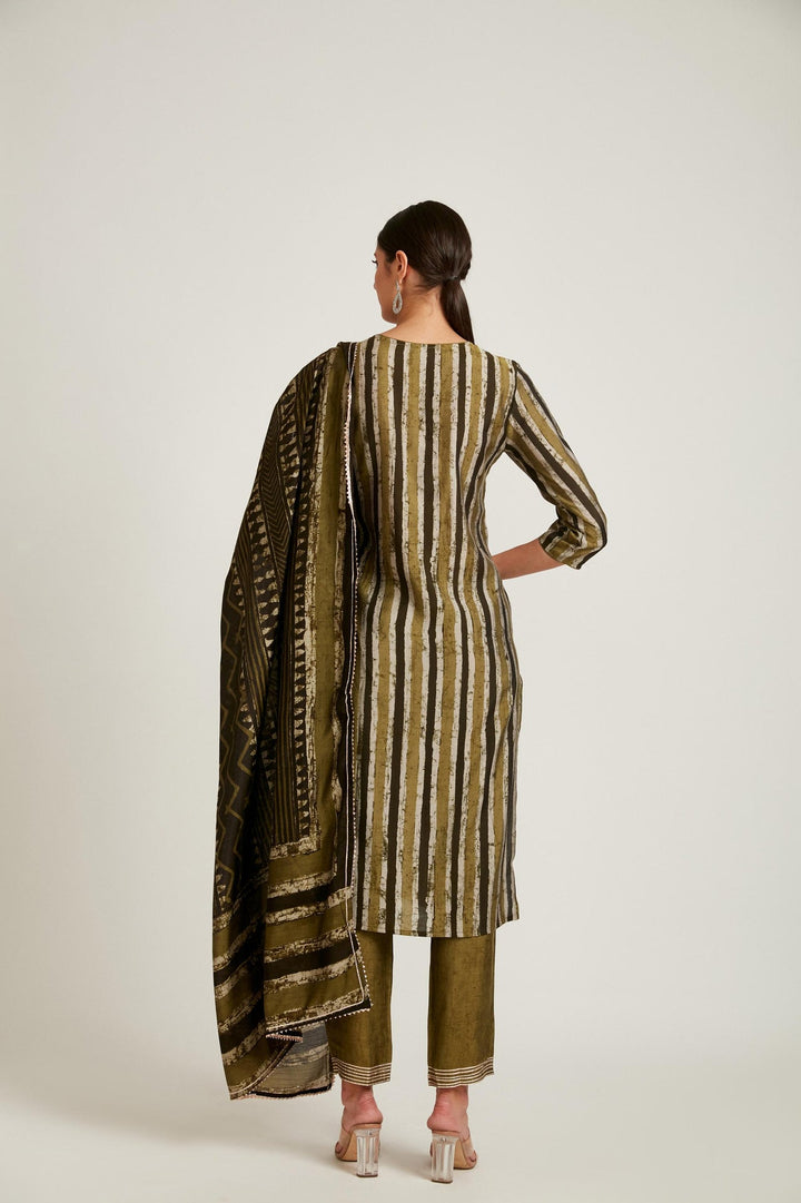 Neerus Green modal printed kurta set - side view