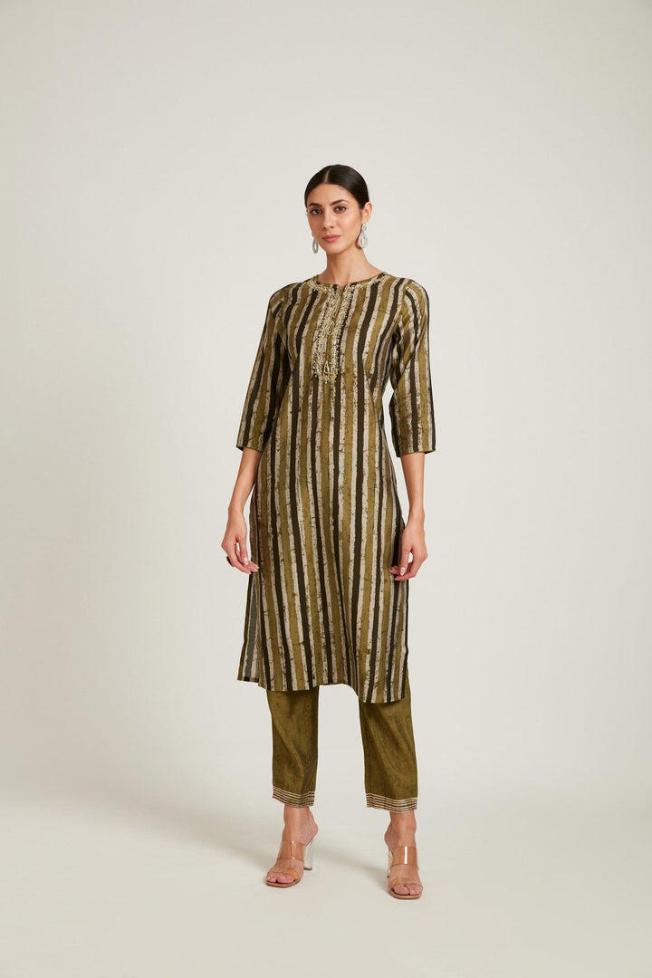 Neerus Green modal printed kurta set - detail view 1