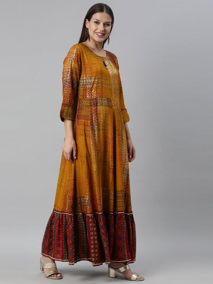 Neerus Yellow rayon straight kurta - detail view 1