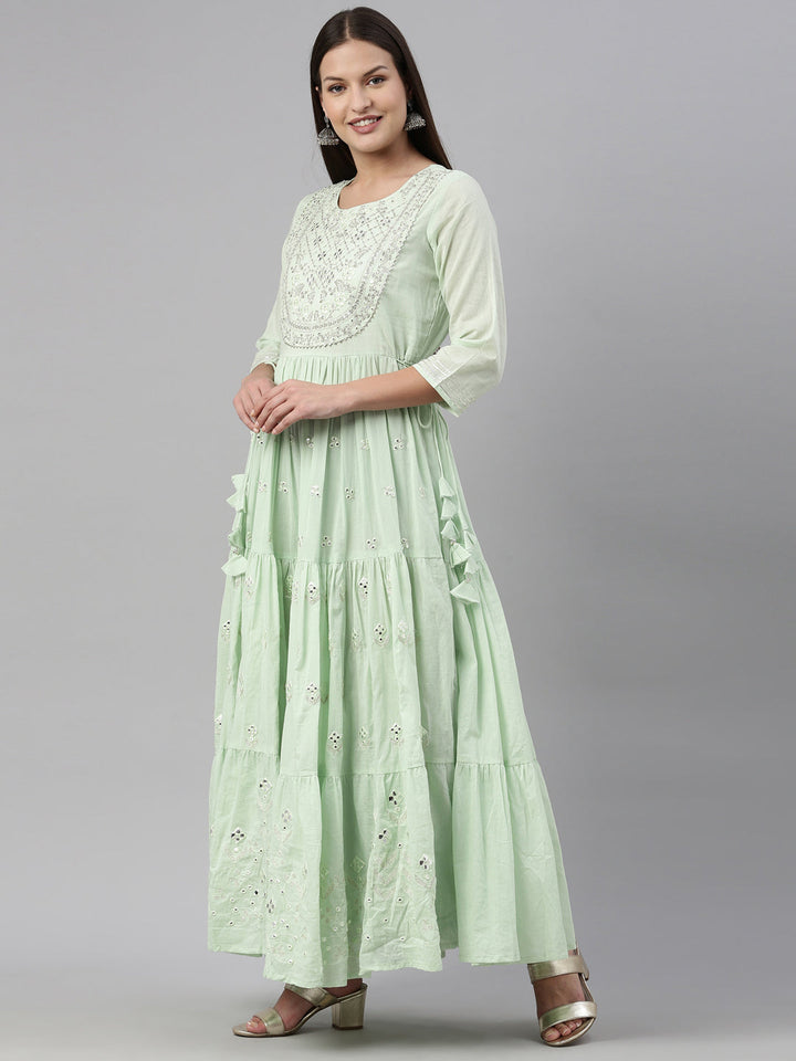 Neerus Green cotton solid kurti - side view