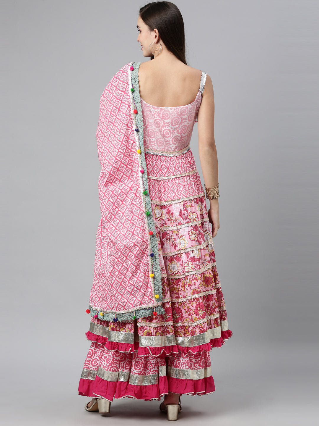 Neerus Pink jute cotton embellished kurta set - back view