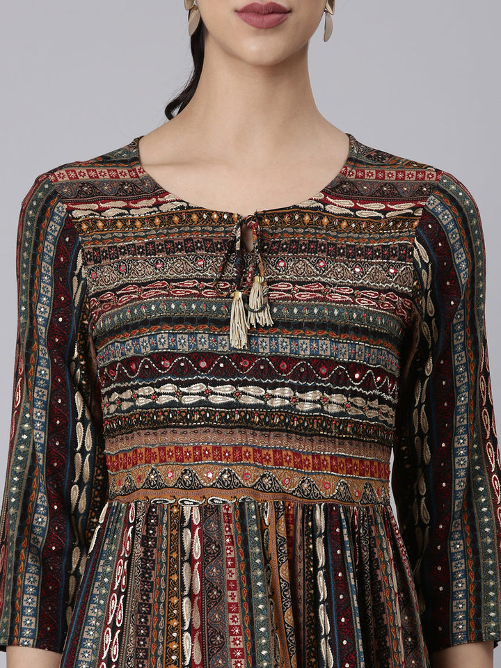 Neerus Black viscose rayon printed maxi dress - detail view 1