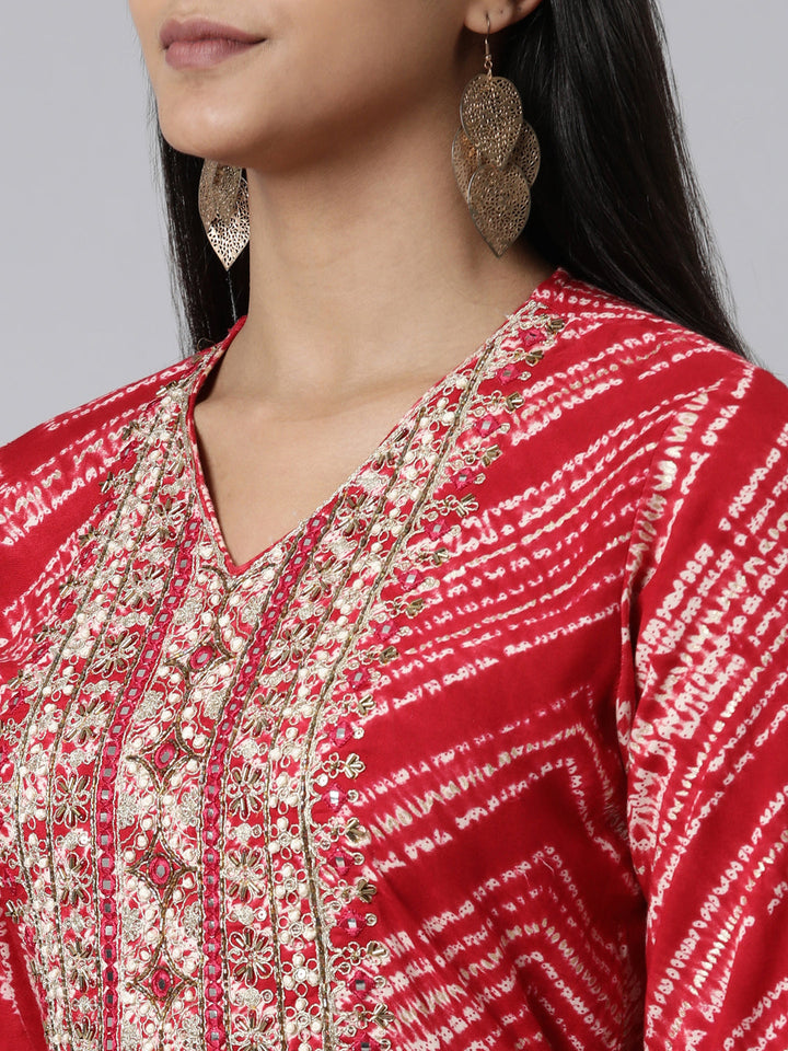 Neerus Pink viscose rayon printed kurti - detail view 2