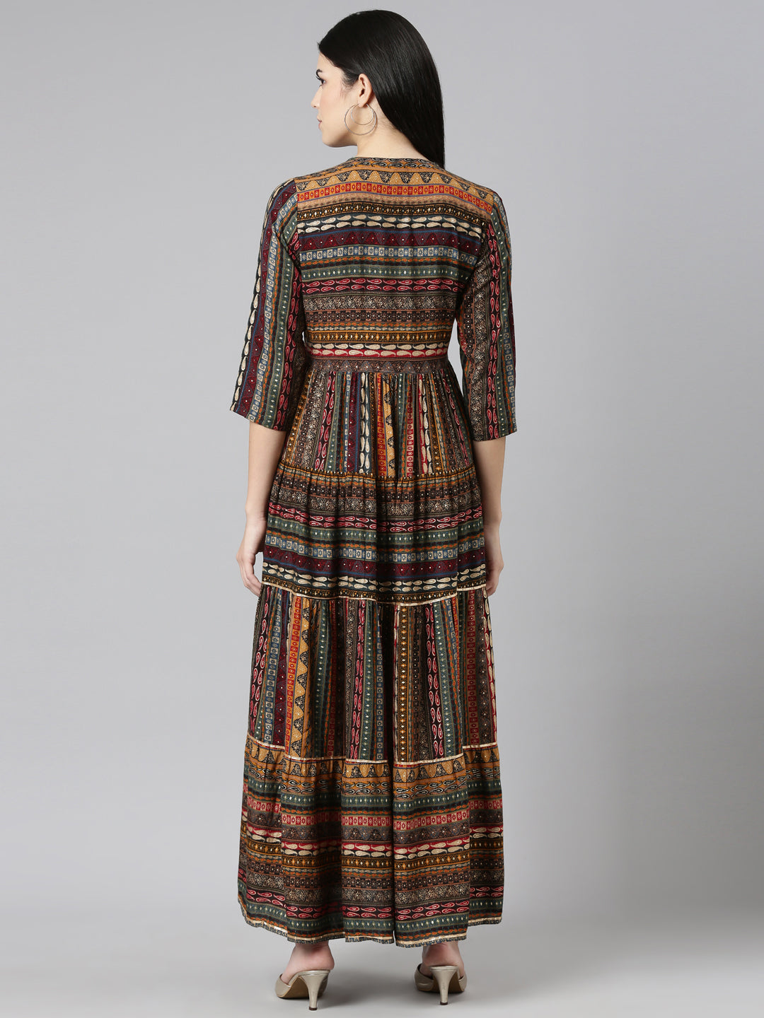 Neerus Black printed straight dress - side view