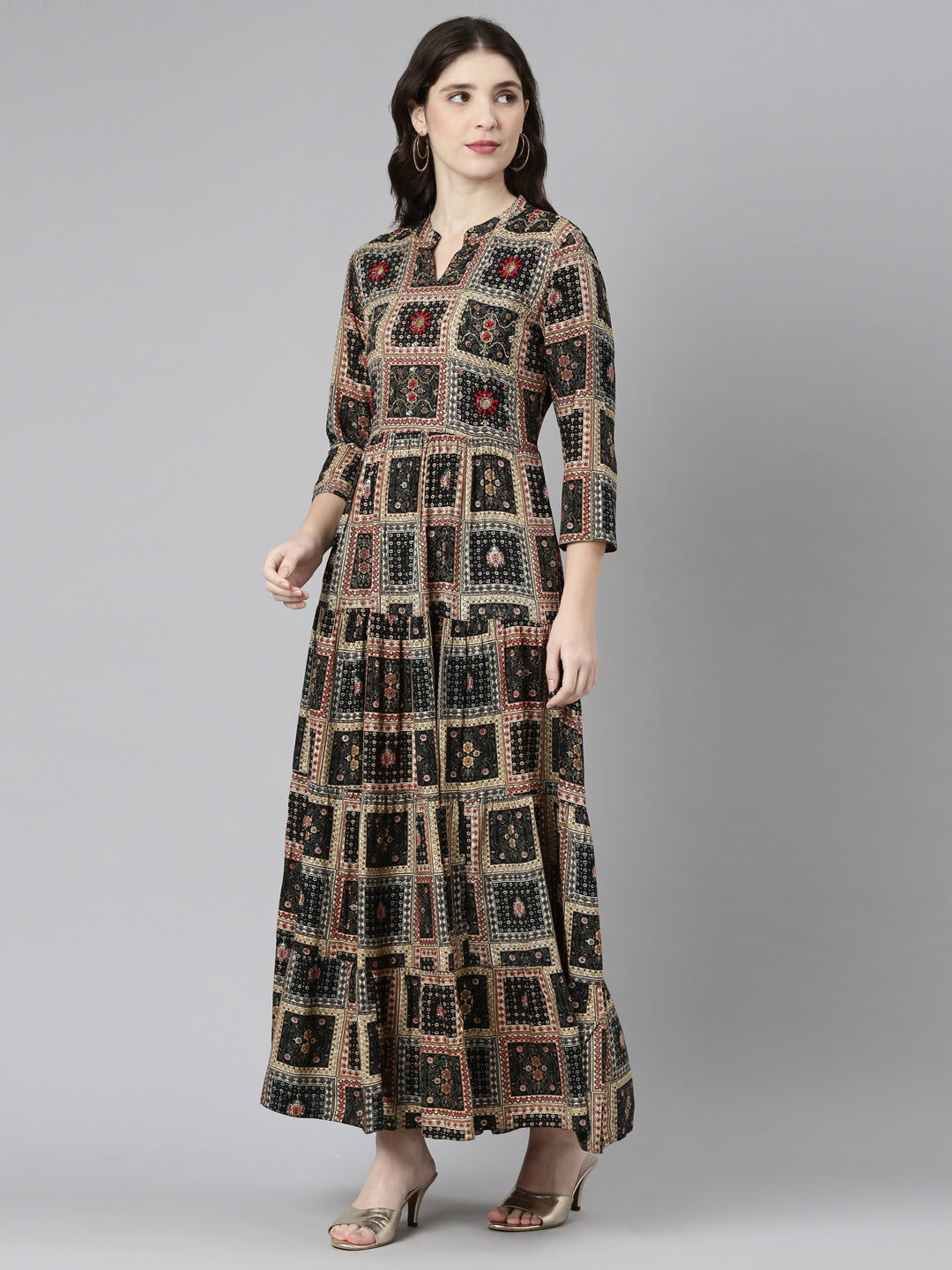 Neerus Black printed straight gown - back view