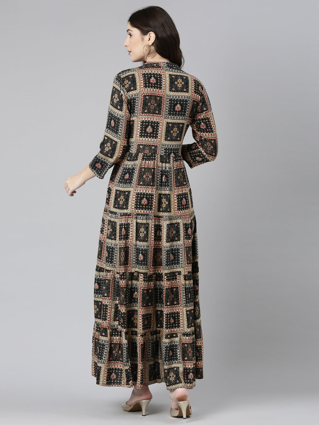 Neerus Black printed straight gown - side view