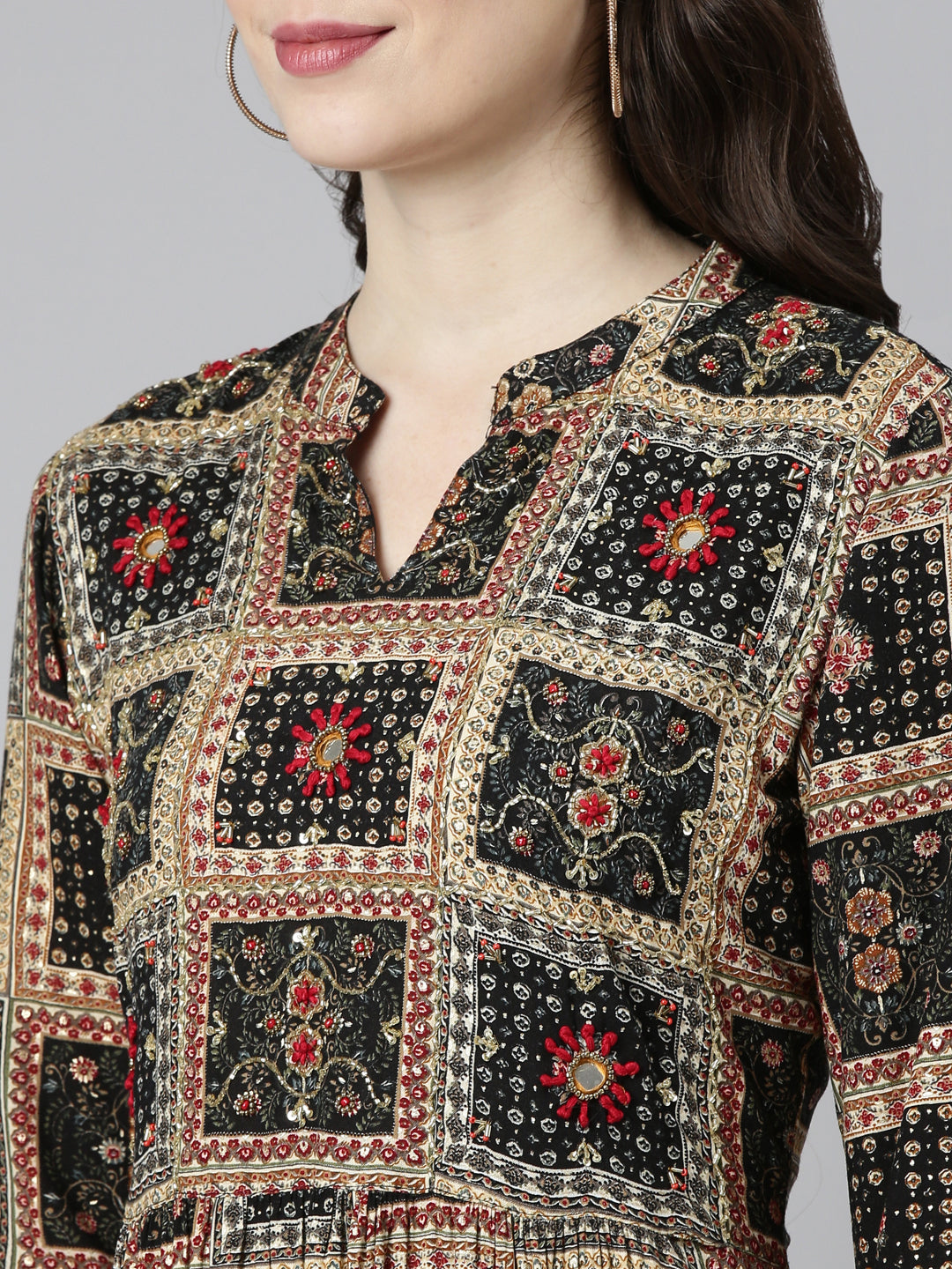 Neerus Black printed straight gown - detail view 1