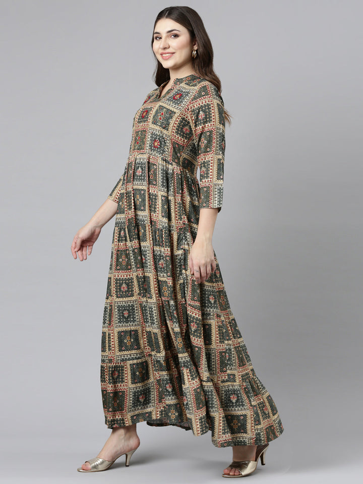 Neerus Green printed straight gown - back view