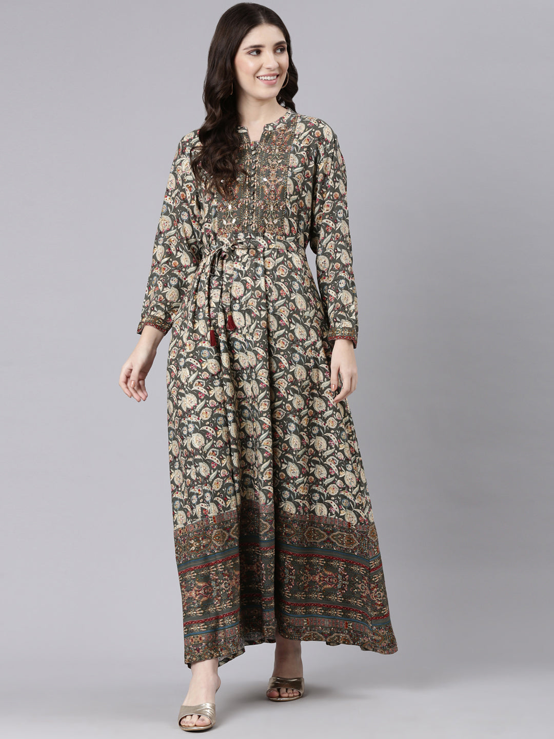 Neerus Green printed maxi dress straight silhouette - detail view 2