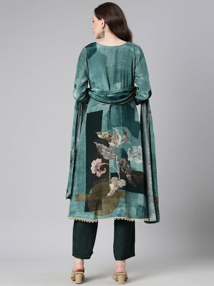 Neerus Green Solid Straight Kurta and Trousers With Dupatta