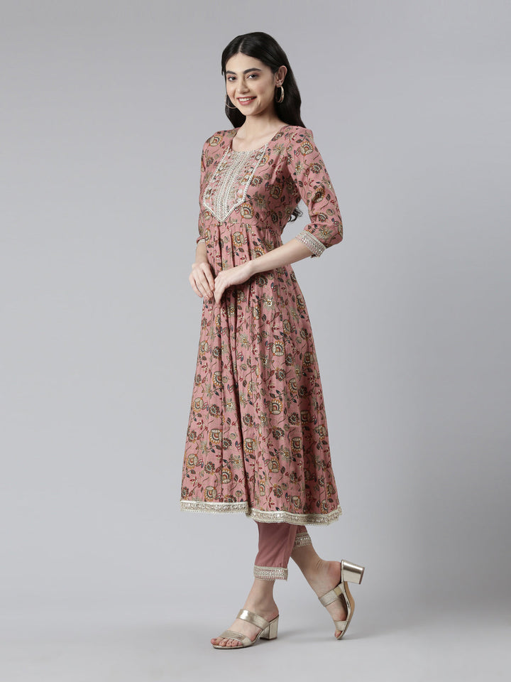 Neerus Multi floral embellished pleated suit set - side view