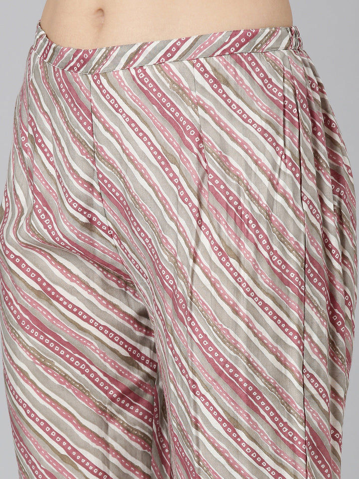 Neerus Pink printed straight kurta set with dupatta - detail view 3