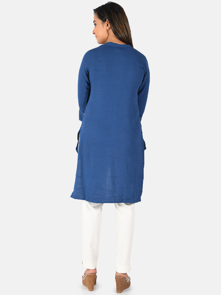 Neerus Blue solid straight kurta - side view