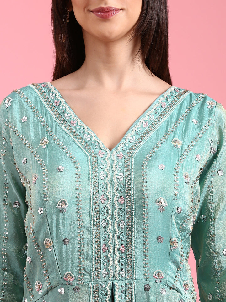 Neerus Green tissue embellished suit set - detail view 1
