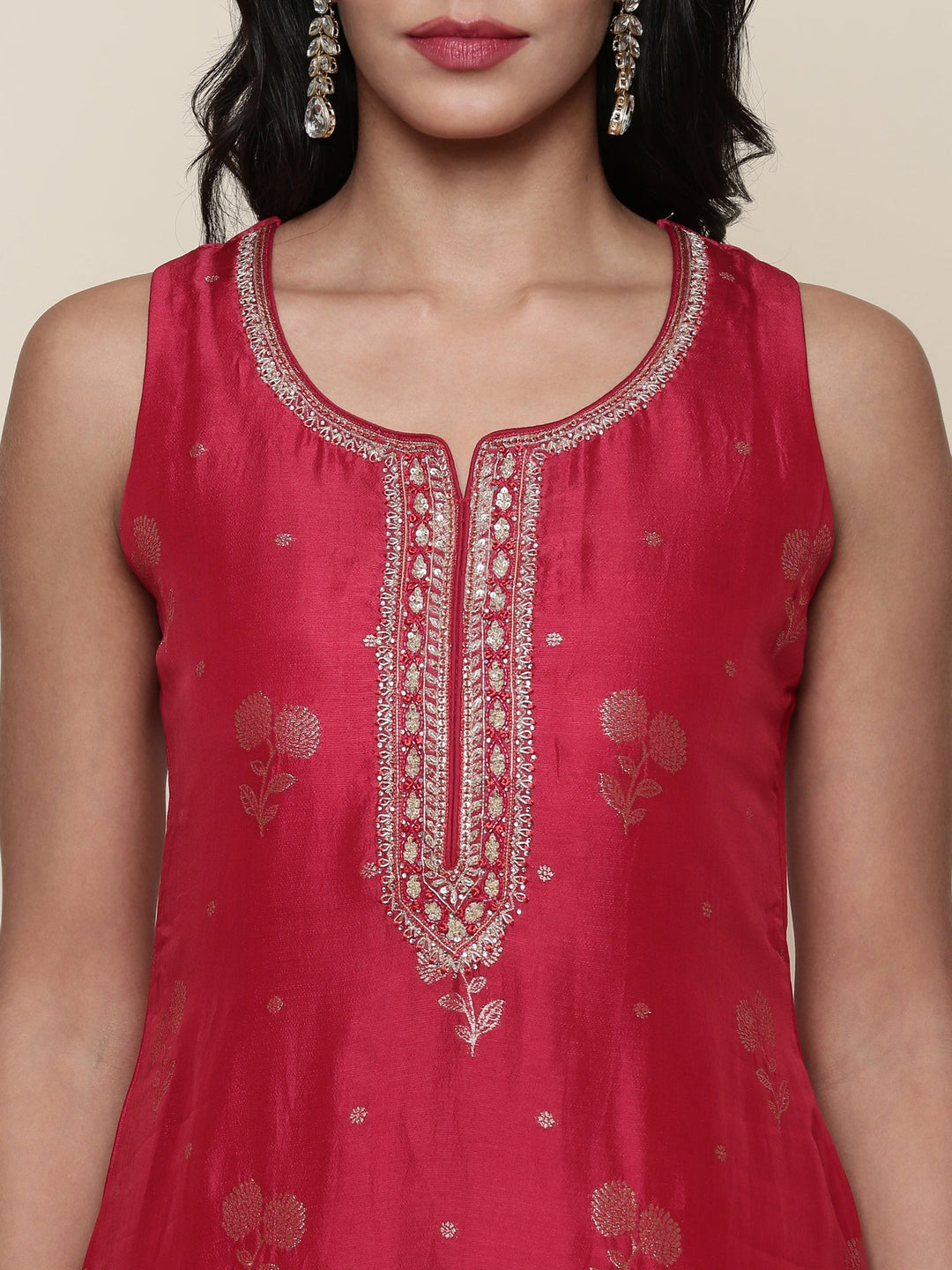 Neerus Red silk embroidered suit set - detail view 1