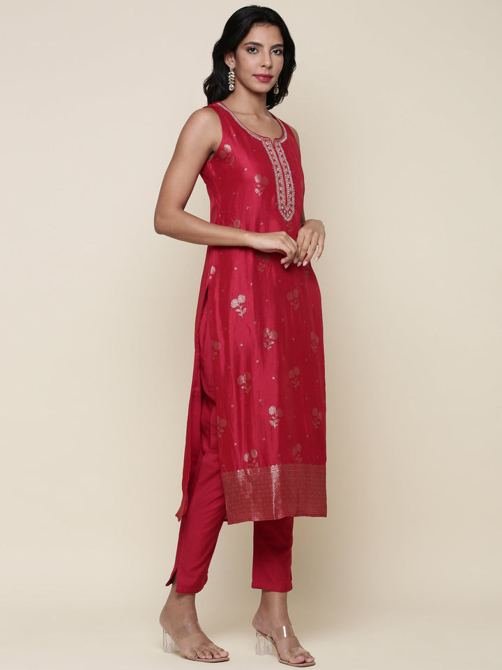 Neerus Red silk embroidered suit set - back view