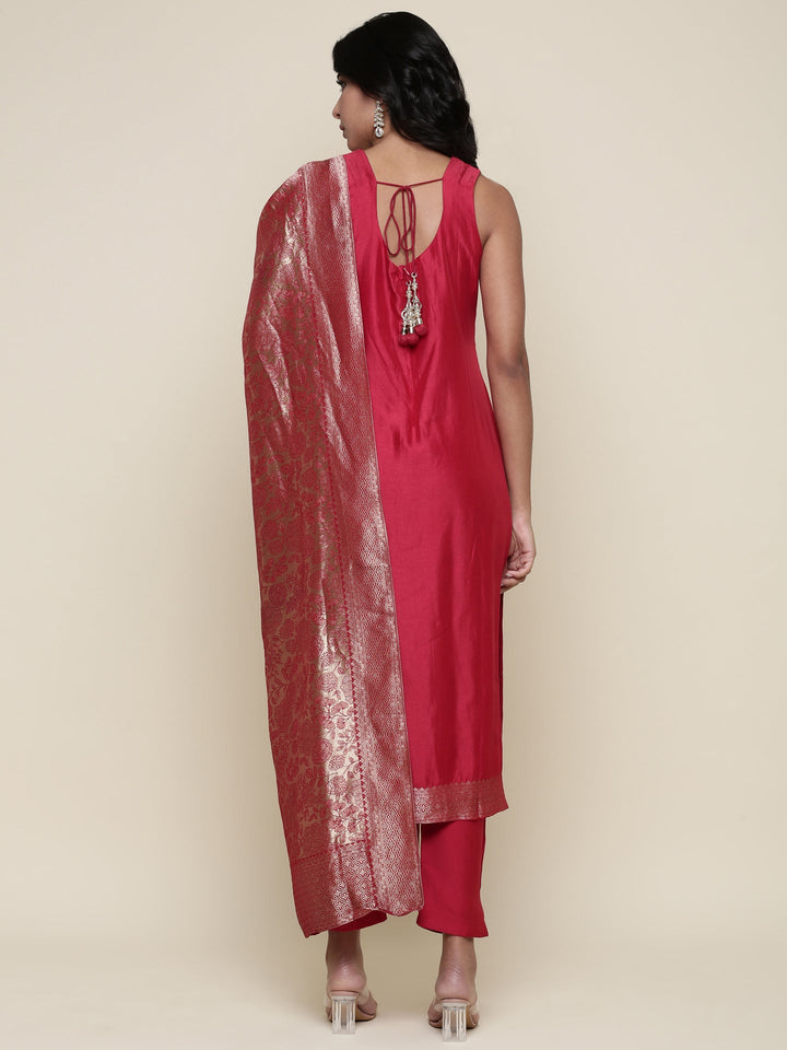Neerus Red silk embroidered suit set - side view