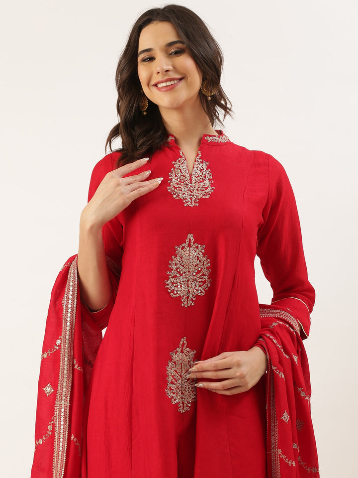 Neerus Red raw silk embroidered suit set - detail view 3