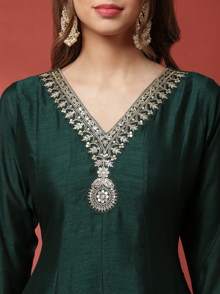 Neerus Green viscose embroidered suit set - detail view 1