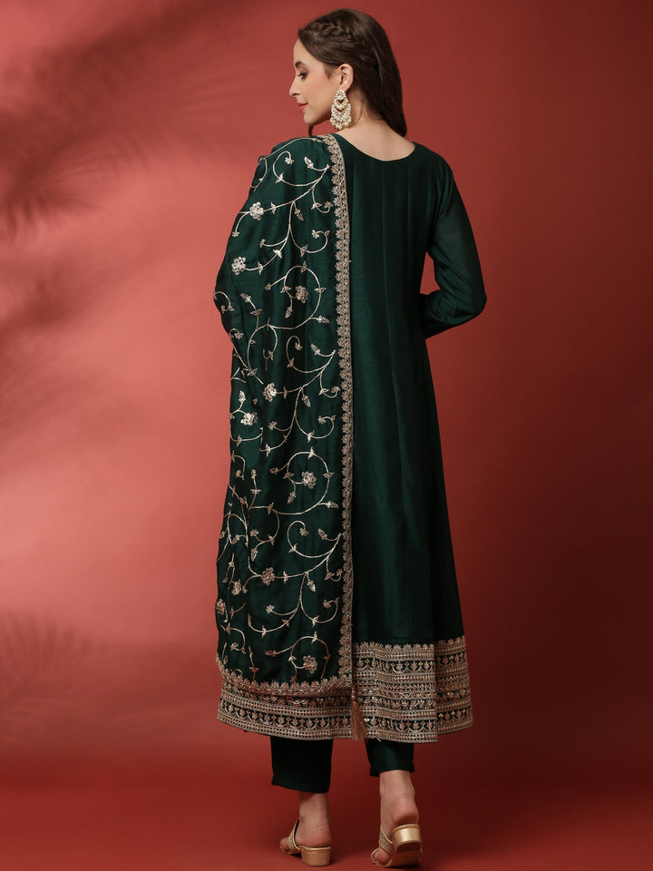 Neerus Green viscose embroidered suit set - side view