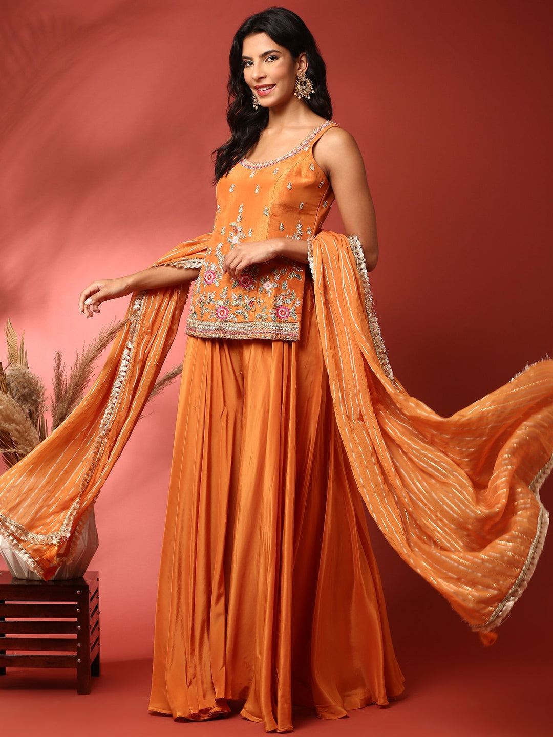 Neerus Orange tissue hand embroidered suit set - detail view 3
