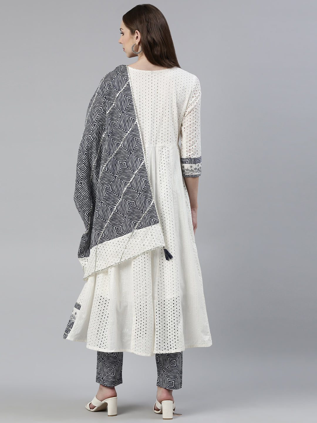 Neerus White Jute Cotton Printed Anarkali Kurta Set - side view