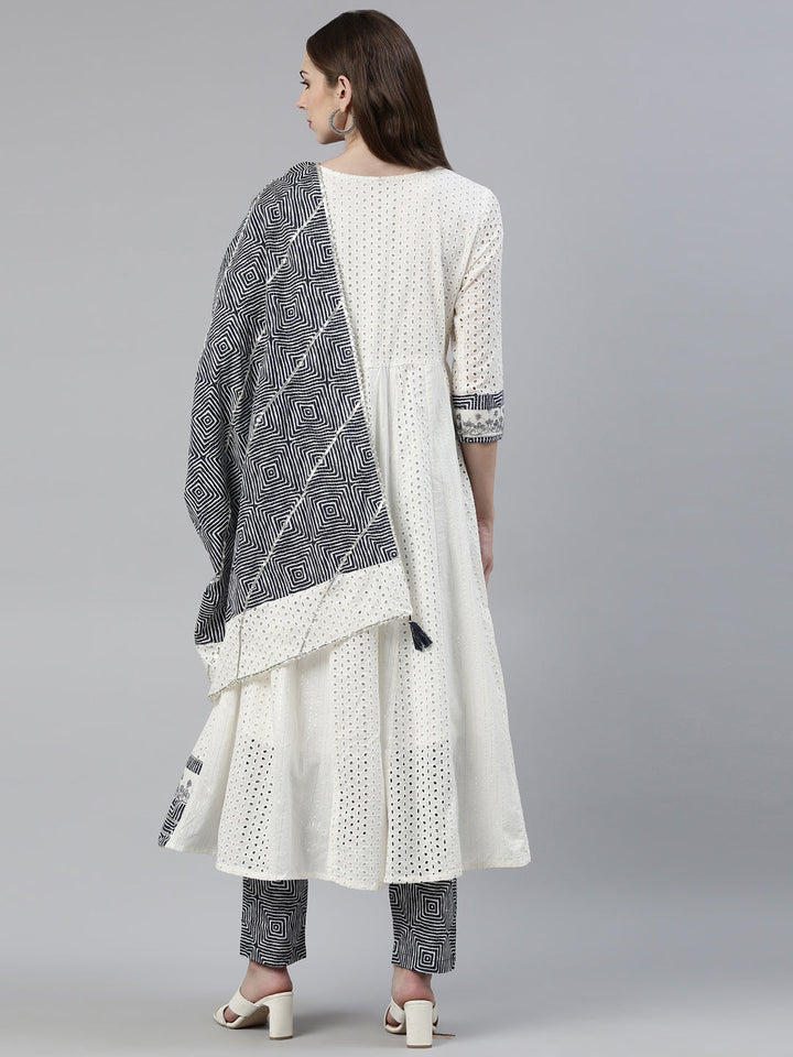 Neerus White Jute Cotton Printed Anarkali Kurta Set - side view