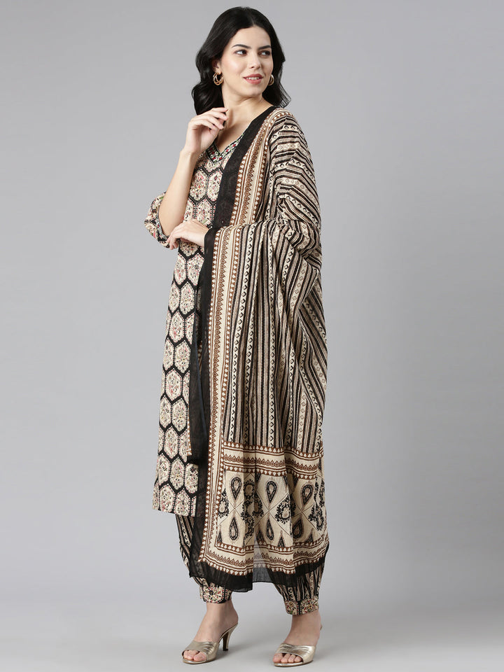 Neerus Black cotton printed kurta set with salwar and dupatta - detail view 2