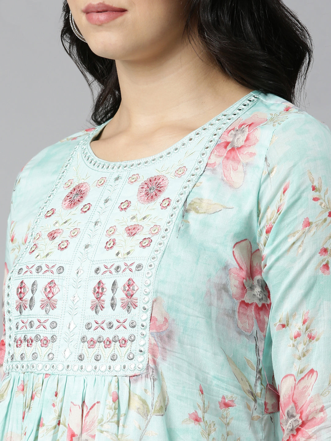 Neerus Green printed straight kurta set with dupatta - detail view 1