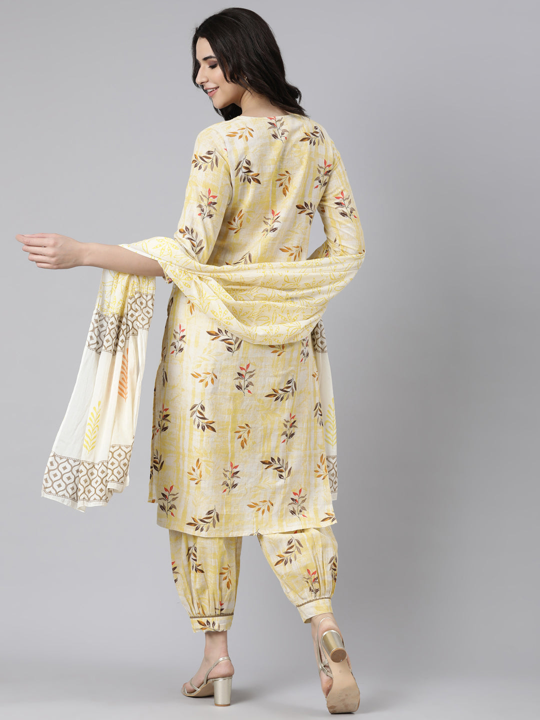 Neerus Yellow linen printed suit set - side view