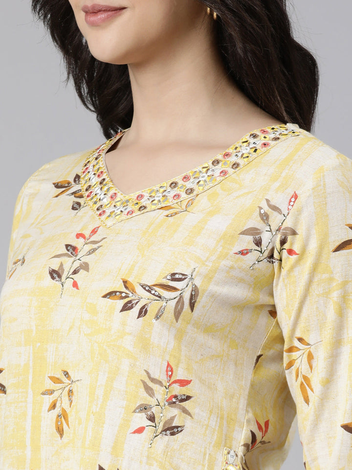Neerus Yellow linen printed suit set - detail view 1