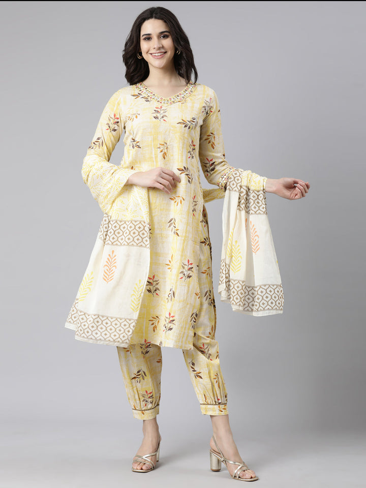 Neerus Yellow linen printed suit set - detail view 2