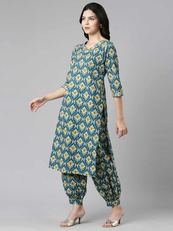 Neerus Green cotton printed suit set - back view