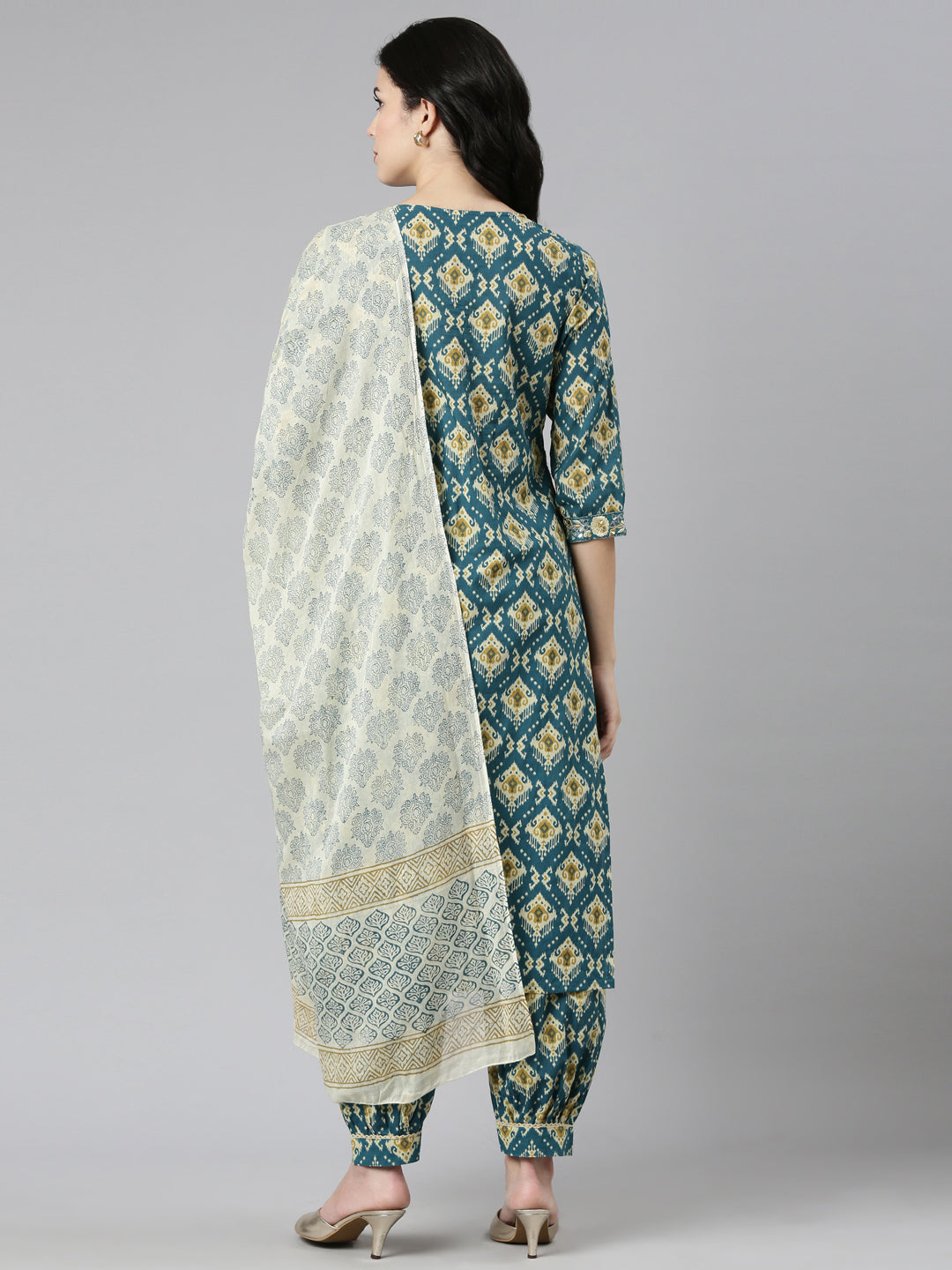 Neerus Green cotton printed suit set - side view