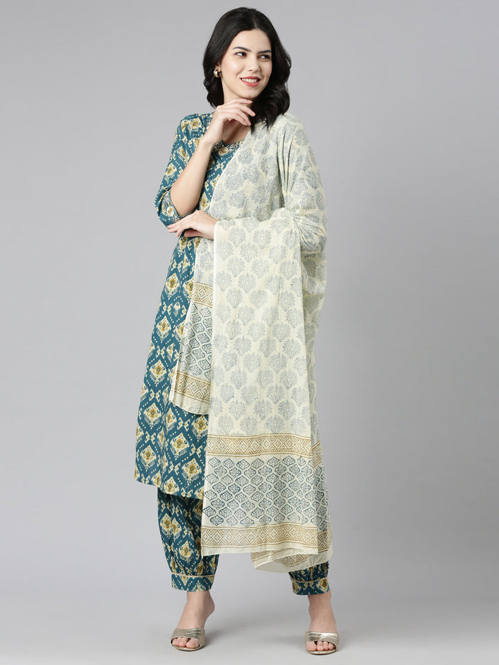 Neerus Green cotton printed suit set - detail view 2