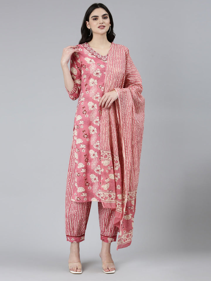 Neerus Pink cotton printed kurta set with dupatta - detail view 2