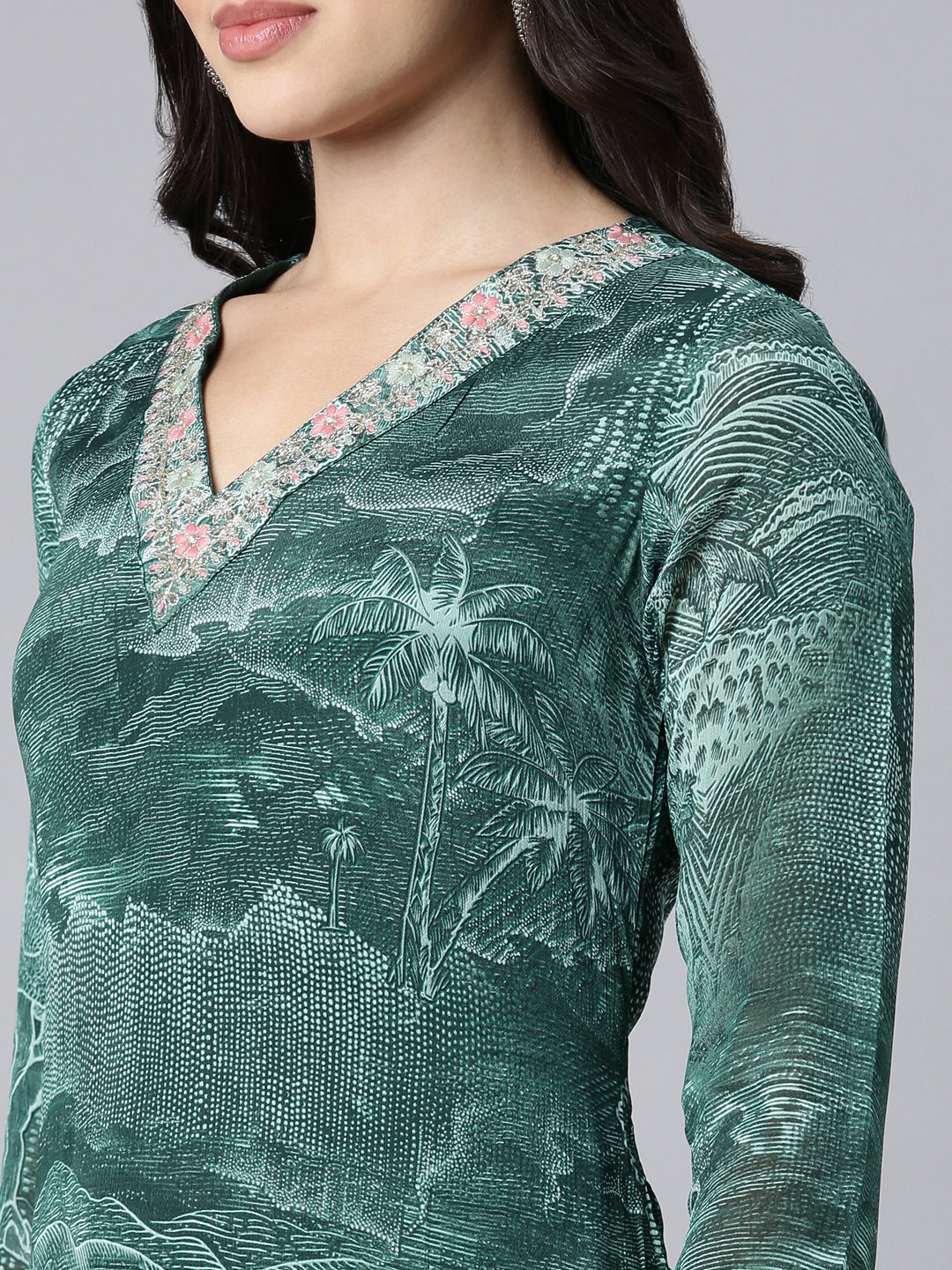 Neerus Green Chinon Printed Suit Set - detail view 1