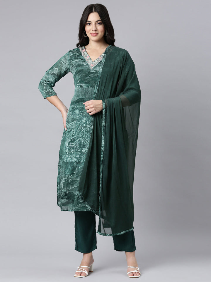 Neerus Green Chinon Printed Suit Set - detail view 2