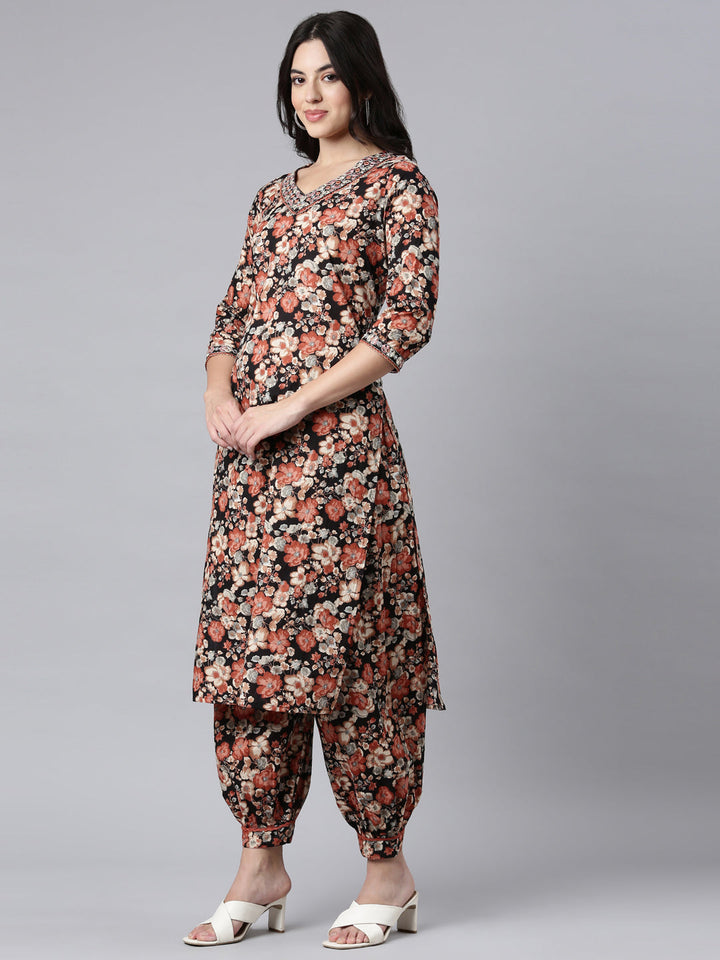Neerus Black printed floral suit set - back view