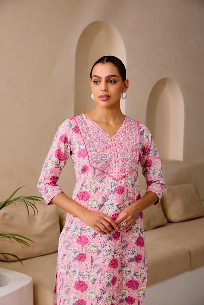 Neerus Pink embellished straight suit set - detail view 3